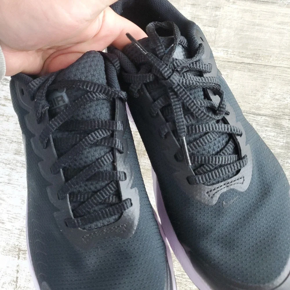 Nike worn 2x